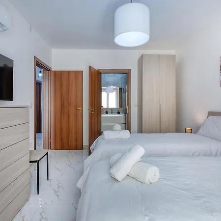 Apartment In Marsalforn Near Beaches & Seaside Dining Apartment Zebbug (Gozo)