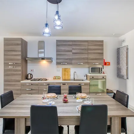 Apartment Apartment In Marsalforn Near Beaches & Seaside Dining *