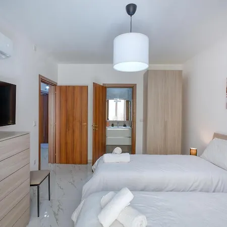 Apartment In Marsalforn Near Beaches & Seaside Dining Zebbug (Gozo)